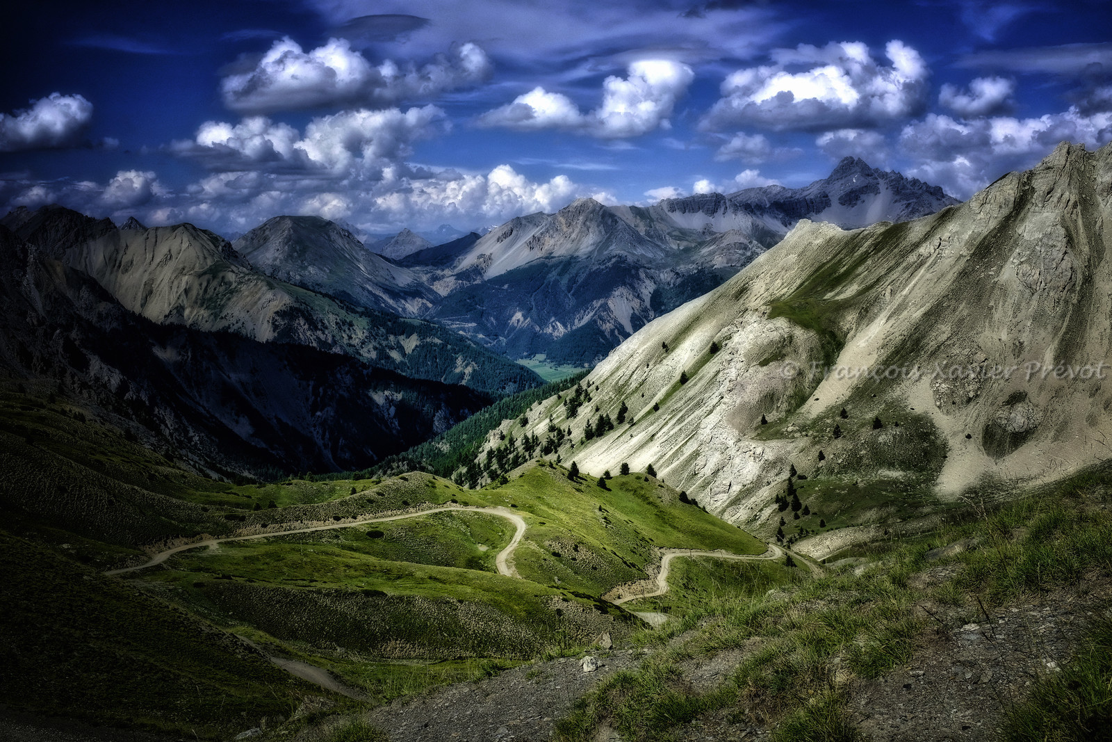 photo des alpes dans la vallee du queyras